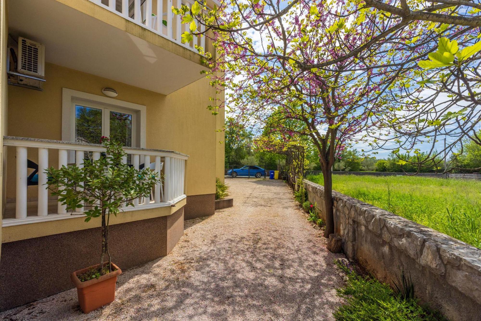 Apartments Vesna Malinska Exterior photo